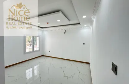 فيلا - 5 غرف نوم - 4 حمامات للايجار في المرخية - الدوحة