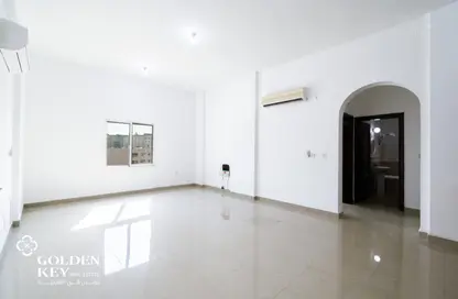Empty Room image for: Apartment - 1 Bedroom - 1 Bathroom for rent in Salaja Street - Doha Al Jadeed - Doha, Image 1