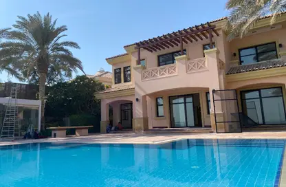 Villa - 4 Bedrooms - 6 Bathrooms for rent in The Pearl Island - Doha