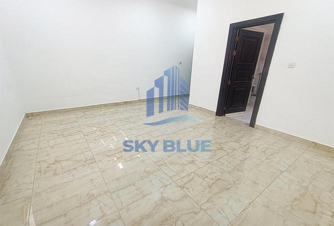 905102 - Property Image 2