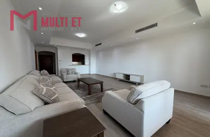 Apartment - 1 Bedroom - 2 Bathrooms for rent in West Porto Drive - Porto Arabia - The Pearl Island - Doha