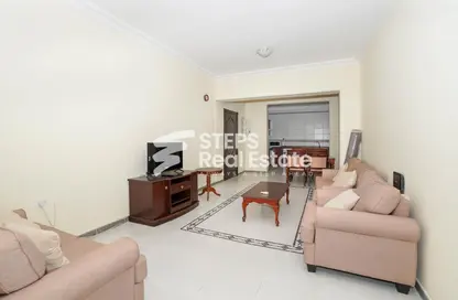 Living / Dining Room image for: Apartment - 2 Bedrooms - 2 Bathrooms for rent in Anas Street - Fereej Bin Mahmoud North - Fereej Bin Mahmoud - Doha, Image 1