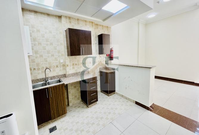 982596 - Property Image 3