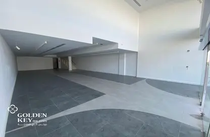 Show Room - Studio for rent in Salwa Road - Al Aziziyah - Doha