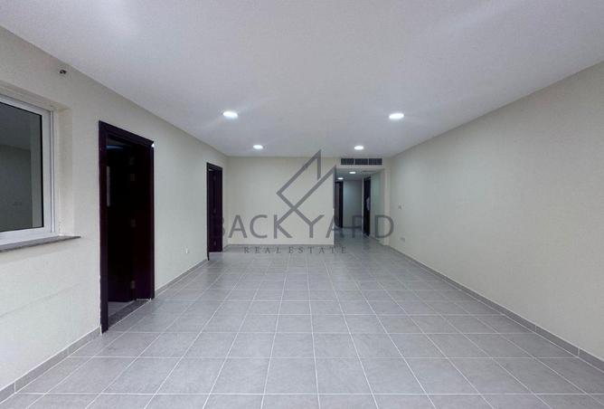 963579 - Property Image 2