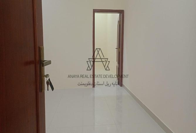 942144 - Property Image 3