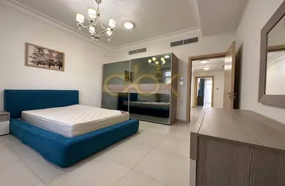 صورة لـ غرفة- غرفة النوم فيلا - 3 غرف نوم - 4 حمامات للايجار في وادي المرخ - مريخ - المريخ - الدوحة ، صورة رقم 1