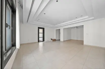 Apartment - 3 Bedrooms - 4 Bathrooms for rent in West Porto Drive - Porto Arabia - The Pearl Island - Doha