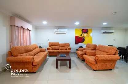 Villa - Studio - 2 Bathrooms for rent in Down Town - Down Town - Al Khor