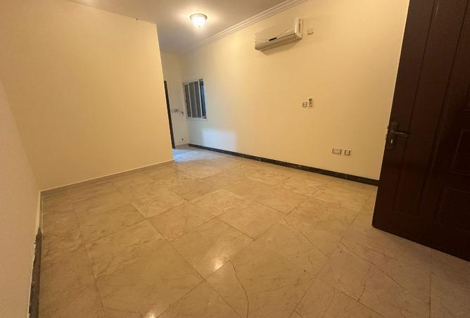 996160 - Property Image 2