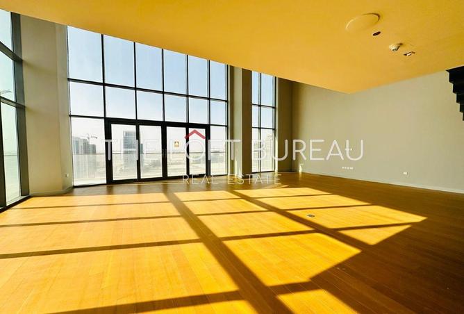 956564 - Property Image 2