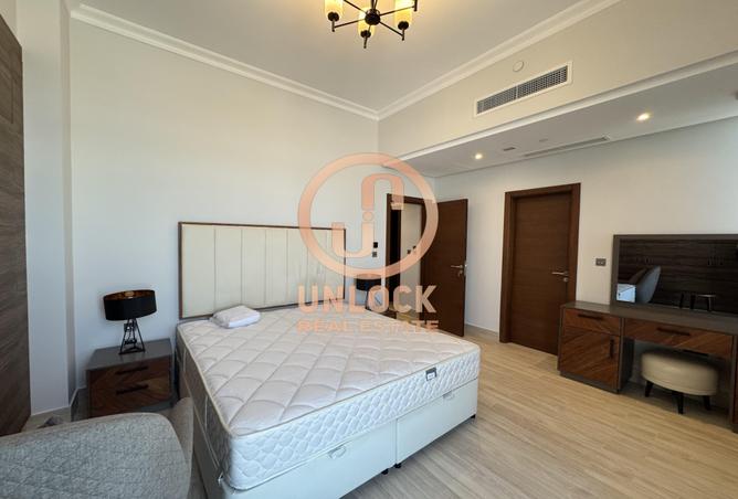 990557 - Property Image 2