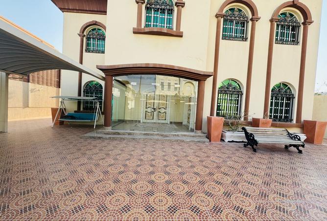 937100 - Property Image 2