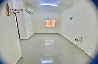 Apartment - 3 Bedrooms - 3 Bathrooms for rent in Al Mansoura - Al Mansoura - Doha