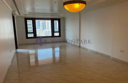 Apartment - 2 Bedrooms - 3 Bathrooms for rent in East Porto Drive - Porto Arabia - The Pearl Island - Doha