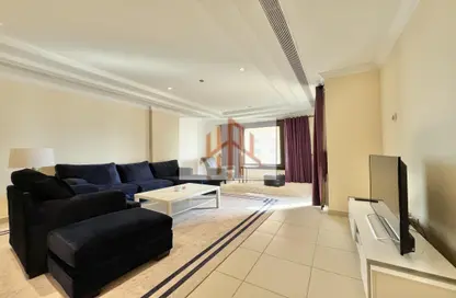 Apartment - 1 Bedroom - 2 Bathrooms for rent in West Porto Drive - Porto Arabia - The Pearl Island - Doha