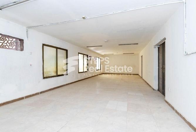 994556 - Property Image 2