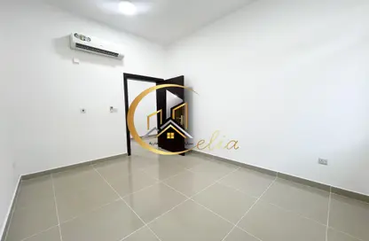 مجمع سكني - 2 غرف نوم - 3 حمامات للايجار في شارع سوق الجملة - أبو هامور - الدوحة