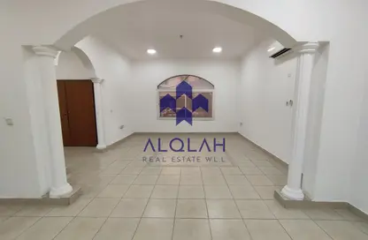 Compound - 3 Bedrooms - 4 Bathrooms for rent in Muraikh - AlMuraikh - Doha
