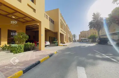 مجمع سكني - 4 غرف نوم - 5 حمامات للايجار في مريخ - المريخ - الدوحة