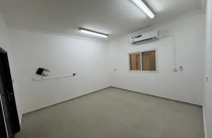Apartment - Studio - 1 Bathroom for rent in Al Kheesa - Umm Salal Mohammed