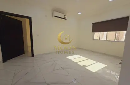 Apartment - 1 Bedroom - 1 Bathroom for rent in Umm Ghuwailina - Doha