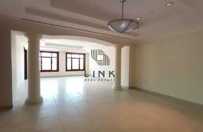 Townhouse - 2 Bedrooms - 3 Bathrooms for rent in Tower 3 - Porto Arabia - The Pearl Island - Doha