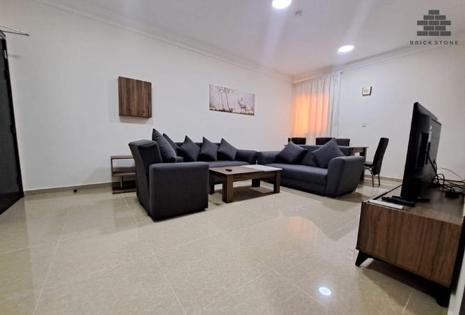 911353 - Property Image 2
