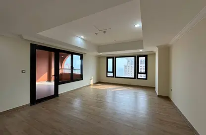 Apartment - 2 Bedrooms - 3 Bathrooms for rent in East Porto Drive - Porto Arabia - The Pearl Island - Doha
