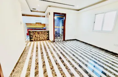 Apartment - 2 Bedrooms - 2 Bathrooms for rent in Thabit Bin Zaid Street - Al Mansoura - Doha