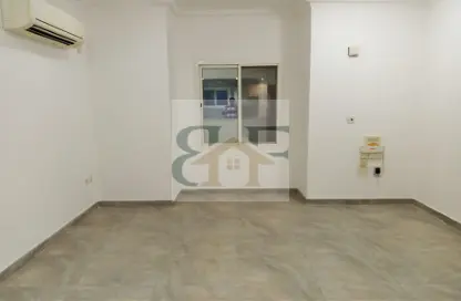 Apartment - 2 Bedrooms - 3 Bathrooms for rent in Al Muntazah Street - Al Muntazah - Doha