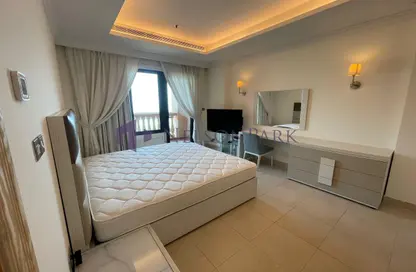 Apartment - 1 Bedroom - 2 Bathrooms for rent in West Porto Drive - Porto Arabia - The Pearl Island - Doha