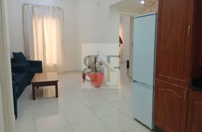 Apartment - 2 Bedrooms - 2 Bathrooms for rent in Thabit Bin Zaid Street - Al Mansoura - Doha