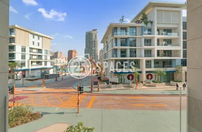 Apartment - 1 Bedroom - 2 Bathrooms for rent in Gewan Island - The Pearl Island - Doha