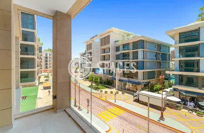 Apartment - 1 Bedroom - 2 Bathrooms for rent in Gewan Island - The Pearl Island - Doha