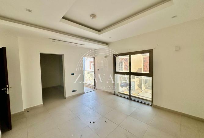 949604 - Property Image 2