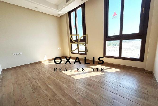 955167 - Property Image 2