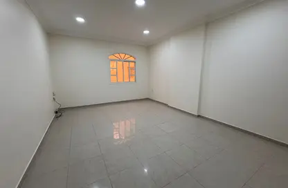 Apartment - 2 Bedrooms - 2 Bathrooms for rent in Al Nasr Street - Al Nasr - Doha
