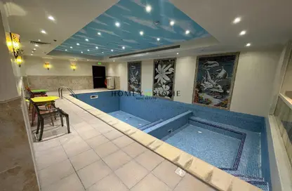 صورة لـ حوض سباحة شقة - 3 غرف نوم - 3 حمامات للايجار في فريج بن محمود الشمالي - فريج بن محمود - الدوحة ، صورة رقم 1