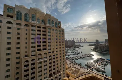 Apartment - 2 Bedrooms - 3 Bathrooms for rent in Tower 19 - Porto Arabia - The Pearl Island - Doha