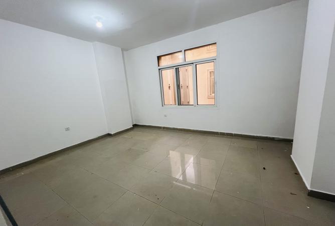 943041 - Property Image 3