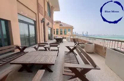 (بنتهاوس  (روف - 5 غرف نوم - 7 حمامات للايجار في طريق بورتو الغربي - بورتو أرابيا - جزيرة اللؤلؤة - الدوحة