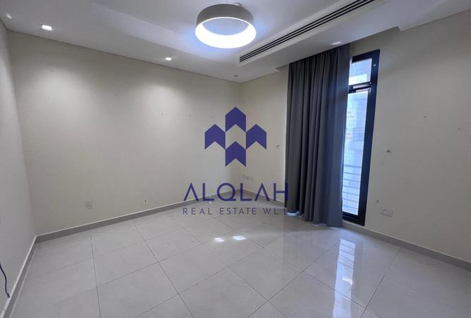 933401 - Property Image 3