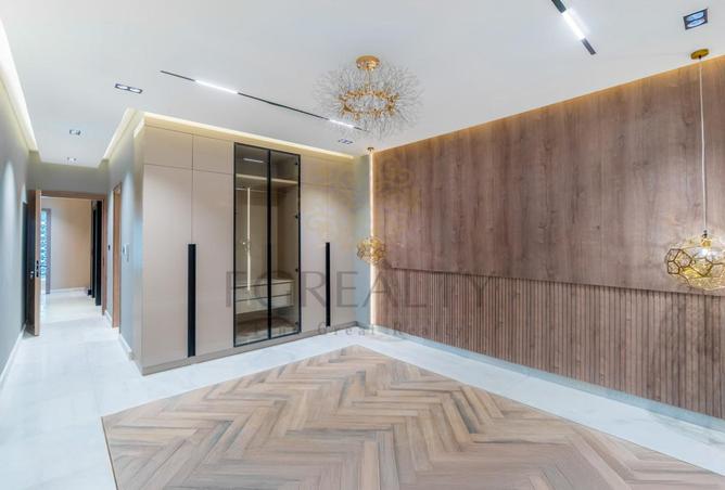 990487 - Property Image 3