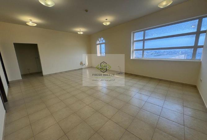 967421 - Property Main Image