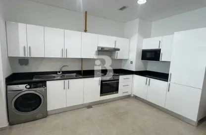 Apartment - 2 Bedrooms - 2 Bathrooms for rent in Y Tower - Marina District - Lusail