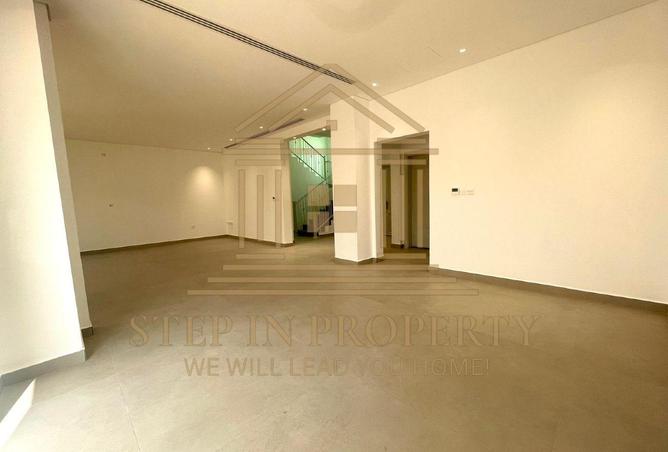 972208 - Property Image 2