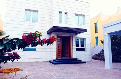 Villa - 5 Bedrooms - 6 Bathrooms for rent in Al Maamoura - Al Maamoura - Doha