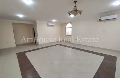 Villa - 4 Bedrooms - 4 Bathrooms for rent in Old Airport Road - Old Airport Road - Doha