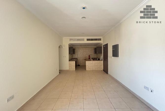 927312 - Property Image 2